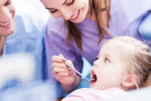 7 Tips to Make Your Child’s First Dentist Trip Stress-Free