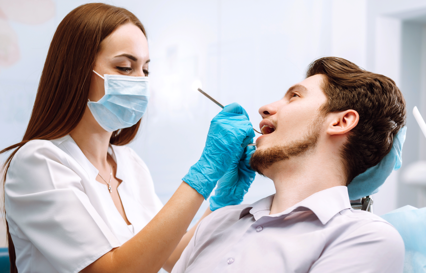 How To Choose the Right Dentist for Your Dental Veneers